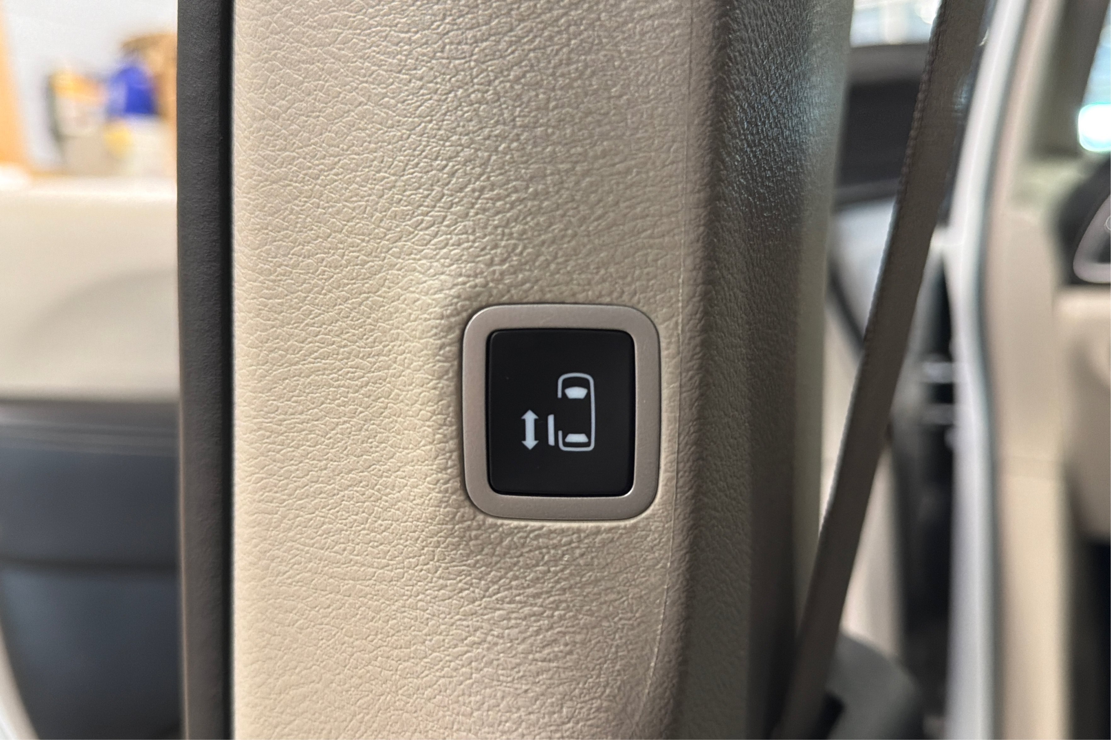 Used 2023 Chrysler Pacifica Touring-L FWD image 35