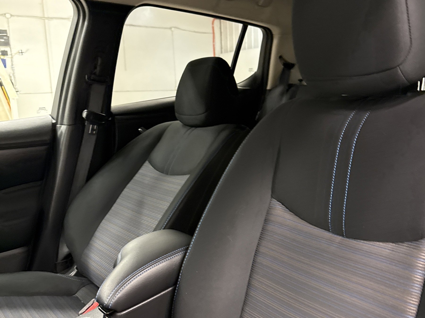 Used 2024 Nissan Leaf S image 5