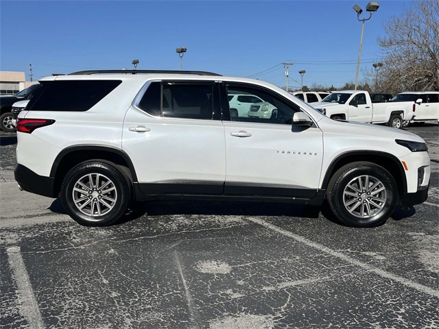 Used 2024 Chevrolet Traverse LT image 2