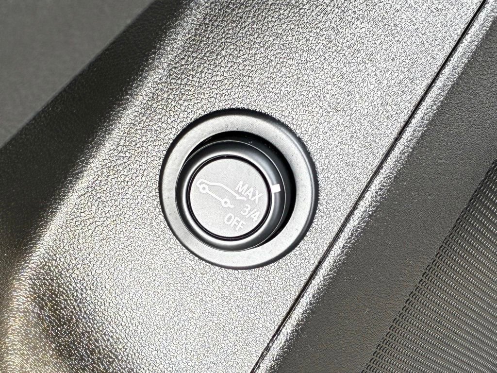 Used 2024 Chevrolet Equinox LT w/ LPO, Floor Liner Package image 20