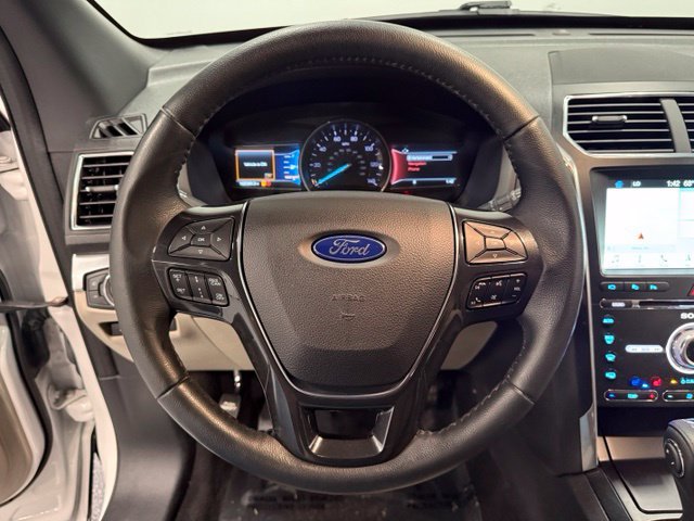 Used 2018 Ford Explorer Limited w/ Equipment Group 301A FWD image 17