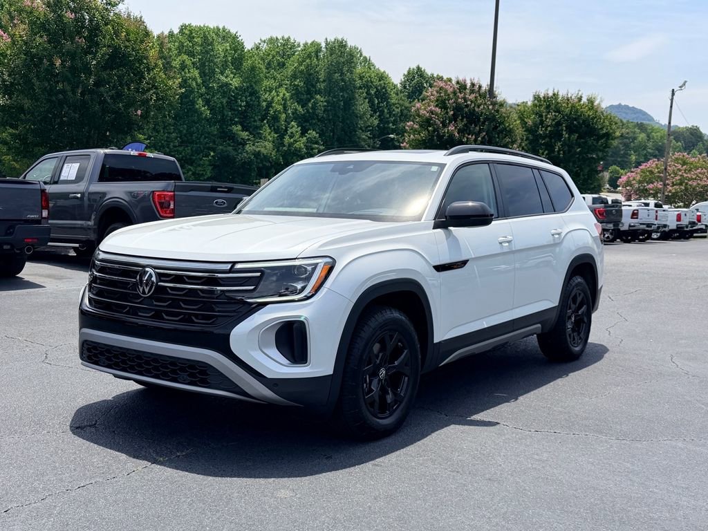 Used 2024 Volkswagen Atlas Peak Edition SEL AWD/4WD image 8