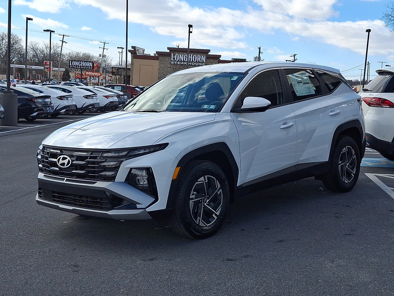 New 2026 Hyundai Tucson Blue SE image 2