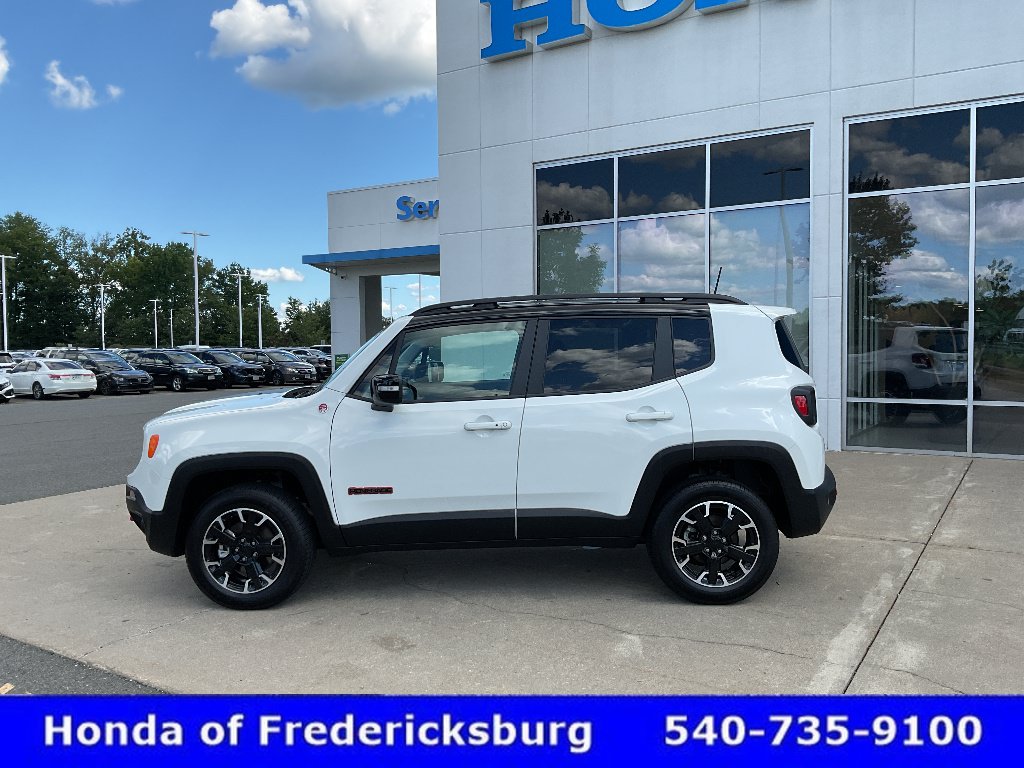 Used 2023 Jeep Renegade Trailhawk AWD/4WD image 2