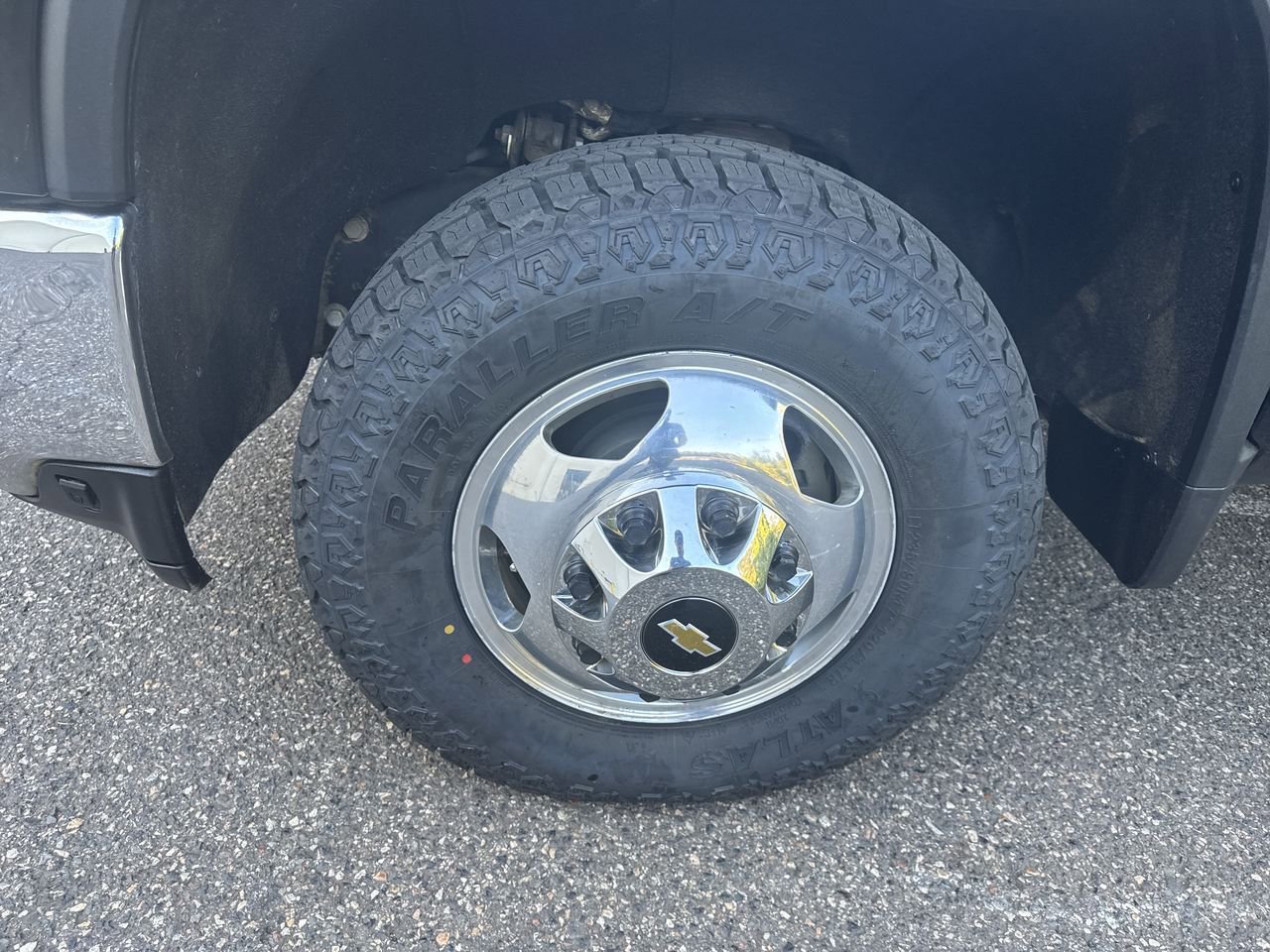 Used 2021 Chevrolet Silverado 3500 LTZ w/ LTZ Convenience Package image 9