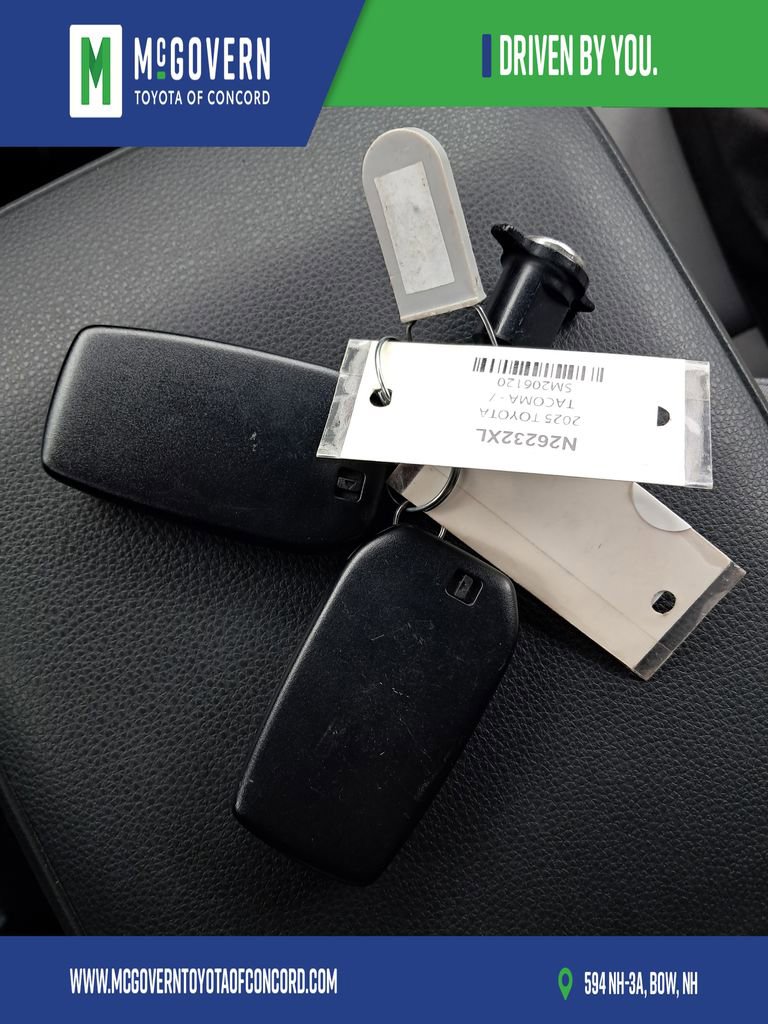 Used 2025 Toyota Tacoma TRD Sport image 27