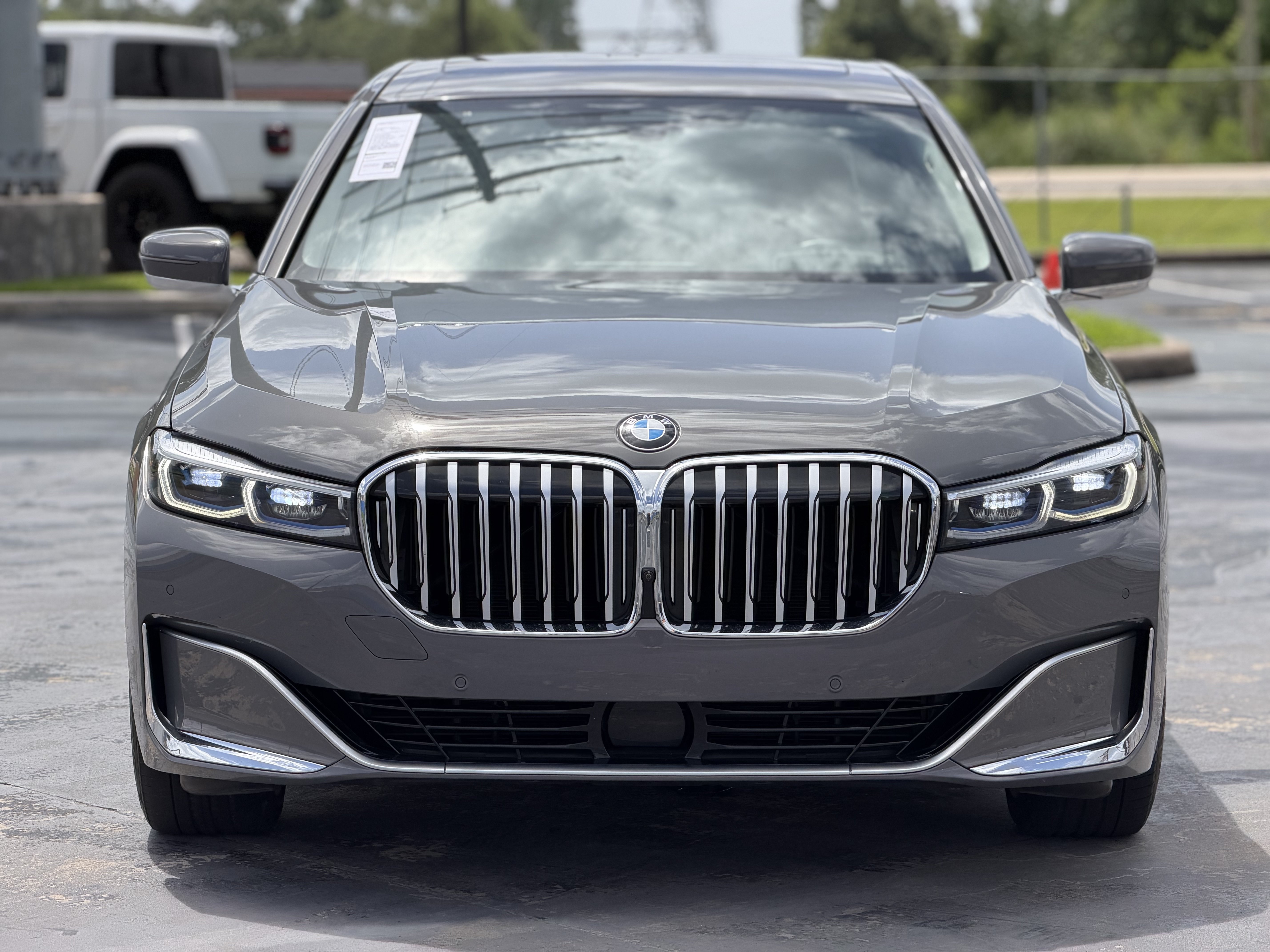 Used 2020 BMW 750i xDrive w/ Executive Package AWD/4WD image 9