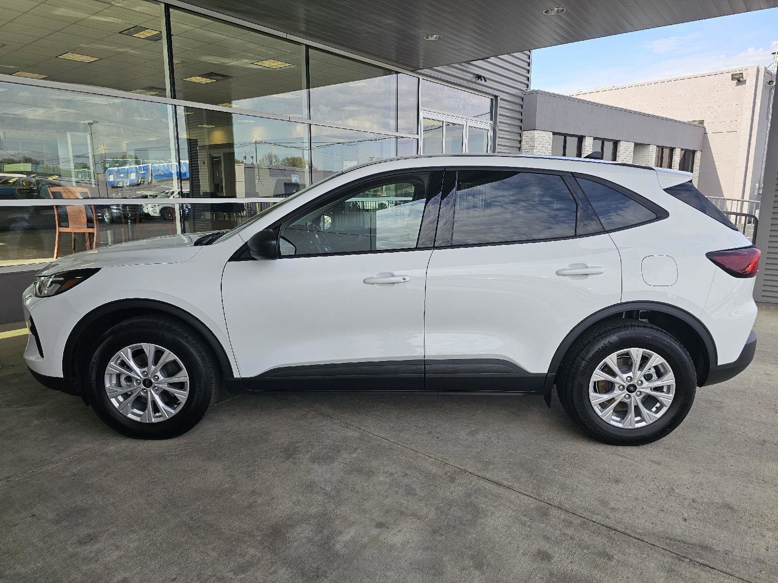 Used 2025 Ford Escape Active w/ Cold Weather Package AWD/4WD image 2