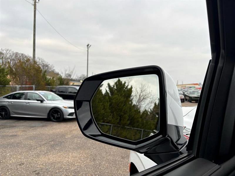 Used 2022 Chevrolet Tahoe Z71 w/ Luxury Package image 13