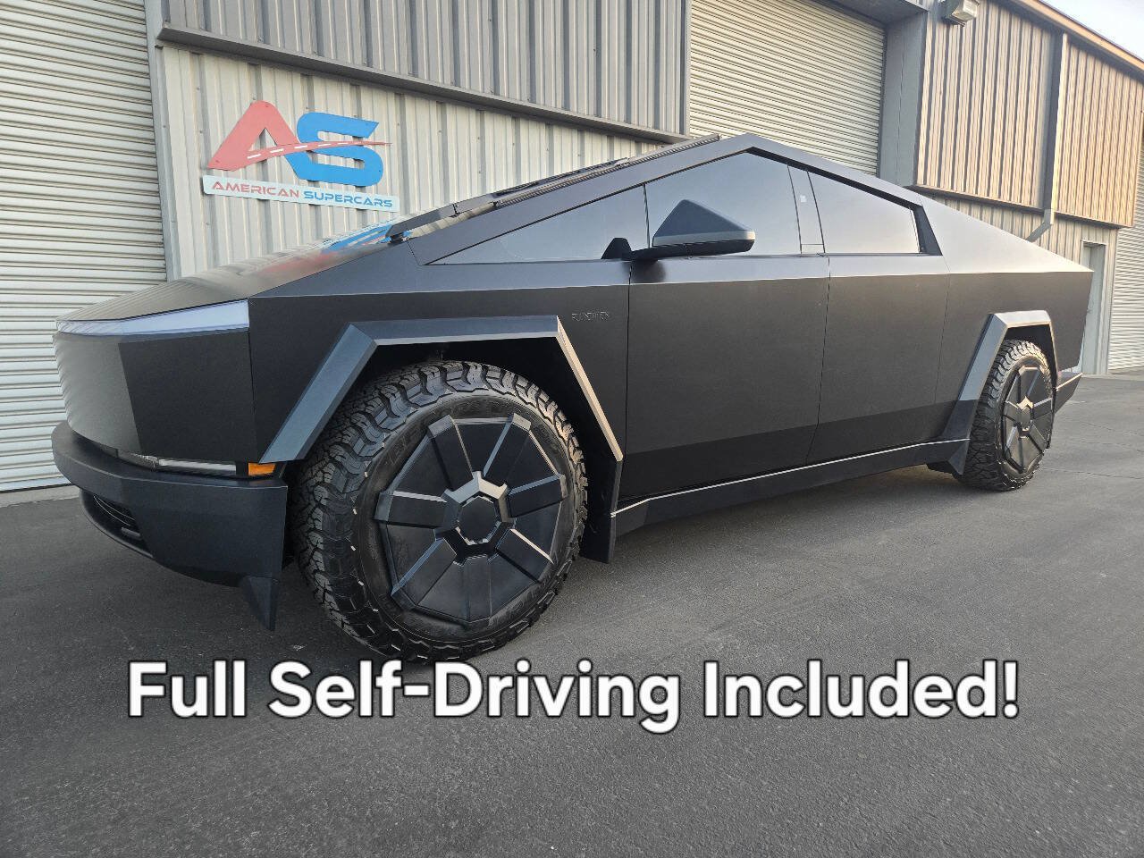 Used 2024 Tesla Cybertruck AWD Crew Cab image 2