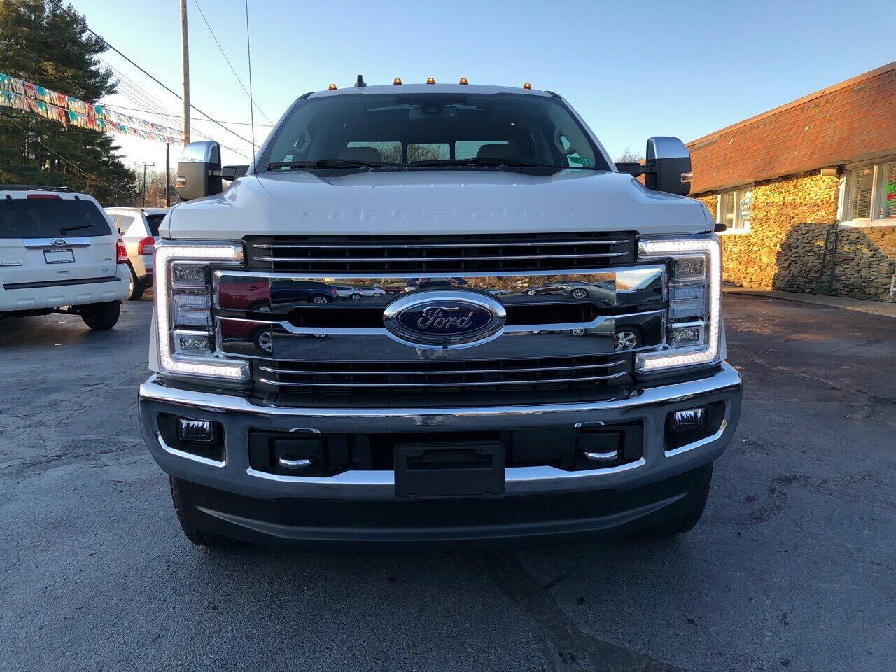 Used 2019 Ford F250 Lariat w/ Lariat Ultimate Package AWD/4WD image 3