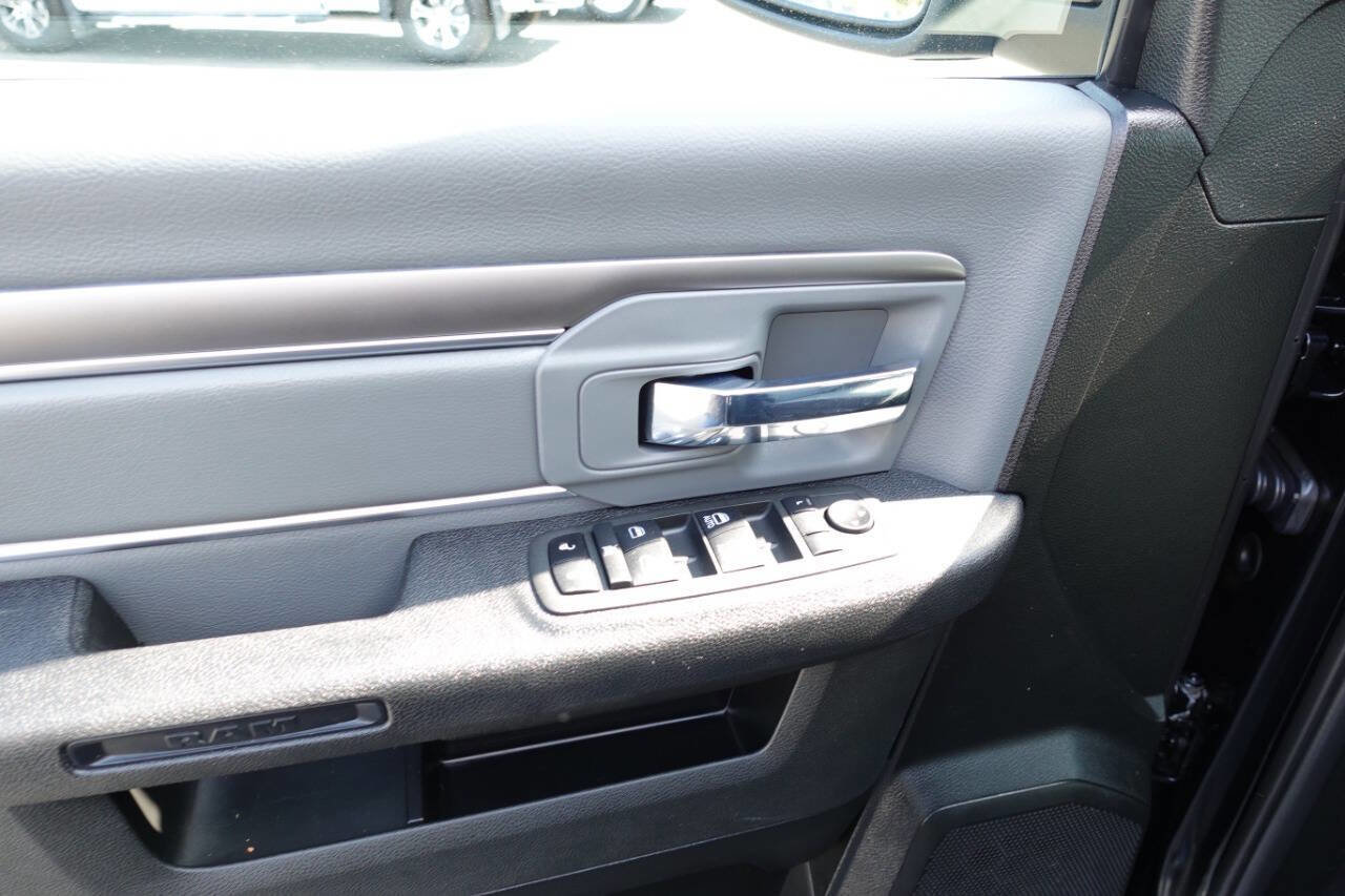 Used 2023 RAM 1500 Classic SLT w/ Electronics Convenience Group image 16