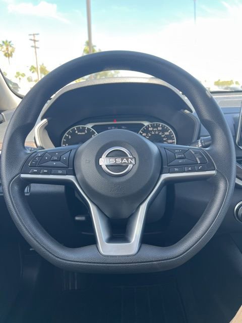 Used 2024 Nissan Altima 2.5 SV FWD image 13