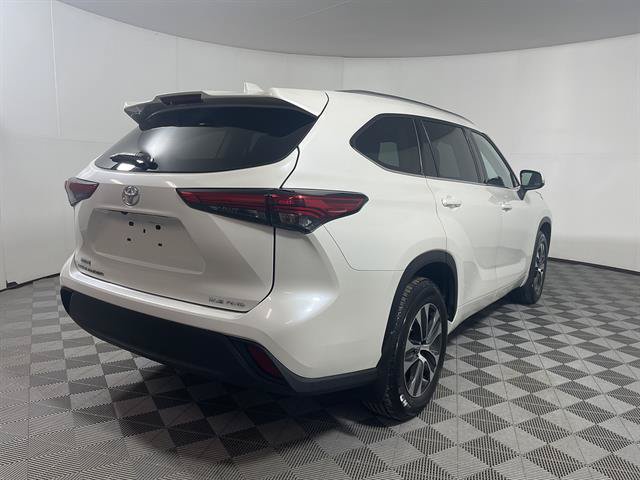 Certified 2020 Toyota Highlander XLE AWD/4WD image 7