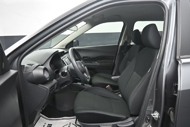 Certified 2025 Nissan Kicks Play S FWD image 10