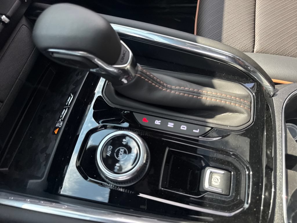 New 2026 GMC Canyon AT4 w/ Technology Plus Package AWD/4WD image 15