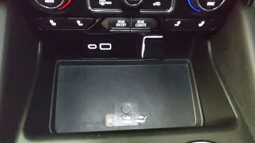 Used 2024 Chevrolet Tahoe LT image 30