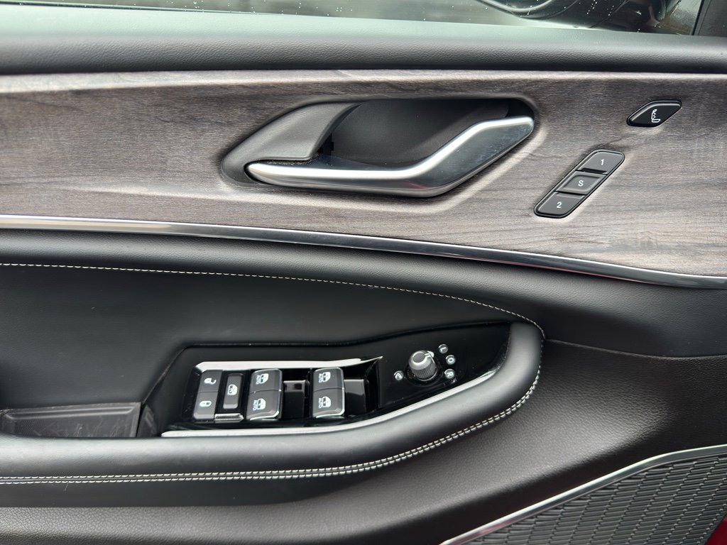 Certified 2022 Jeep Grand Cherokee Overland w/ Adv Protech Group III image 20