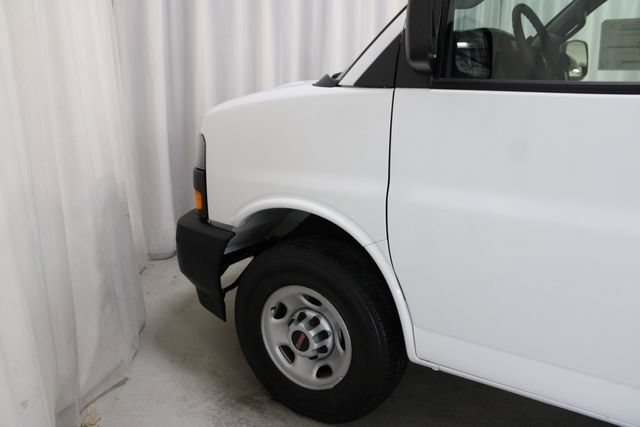 New 2026 GMC Savana 2500 w/ Driver Convenience Package RWD image 32