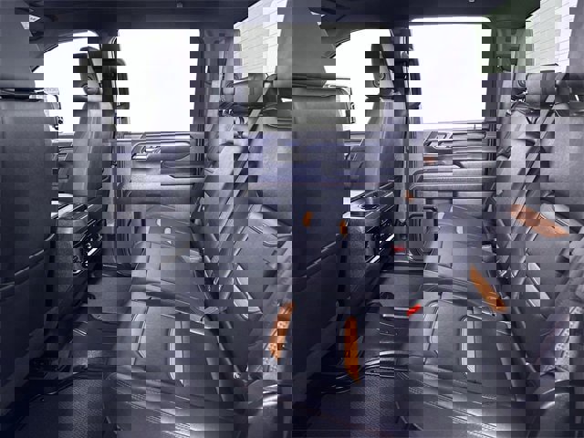 Used 2025 GMC Sierra 2500 AT4 image 26