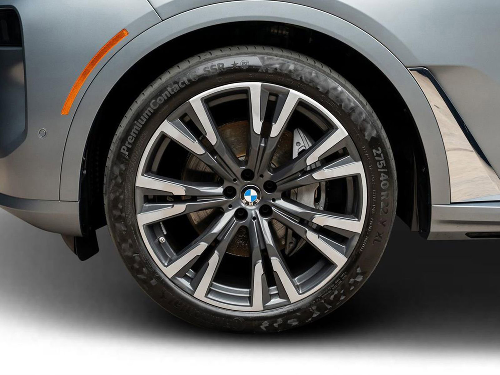 Used 2023 BMW X7 xDrive40i w/ Premium Package image 18