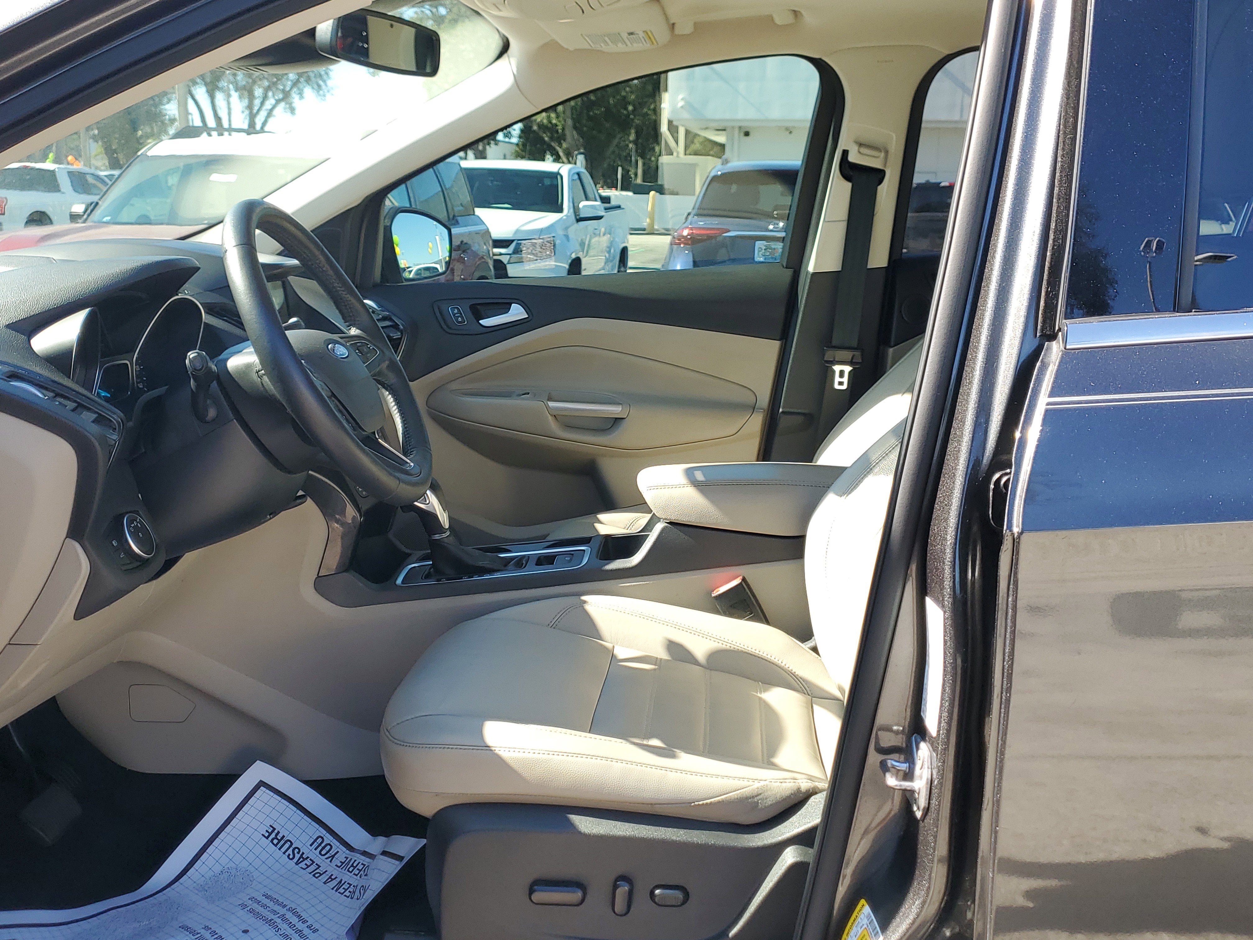 Used 2019 Ford Escape Titanium image 21