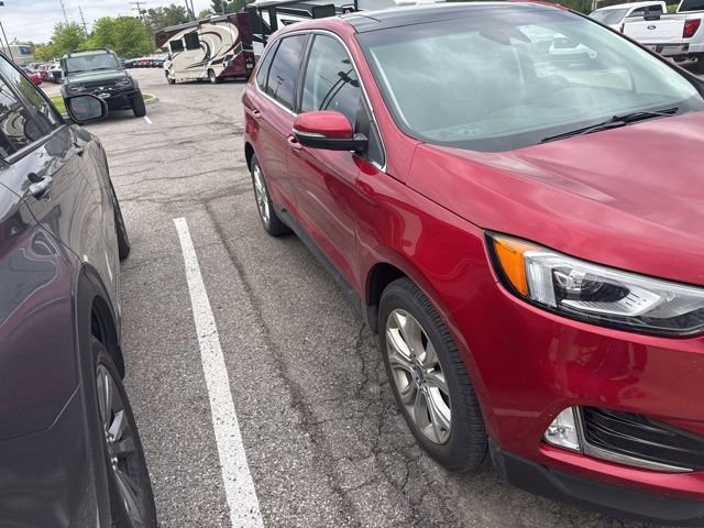 Used 2020 Ford Edge Titanium AWD/4WD image 2