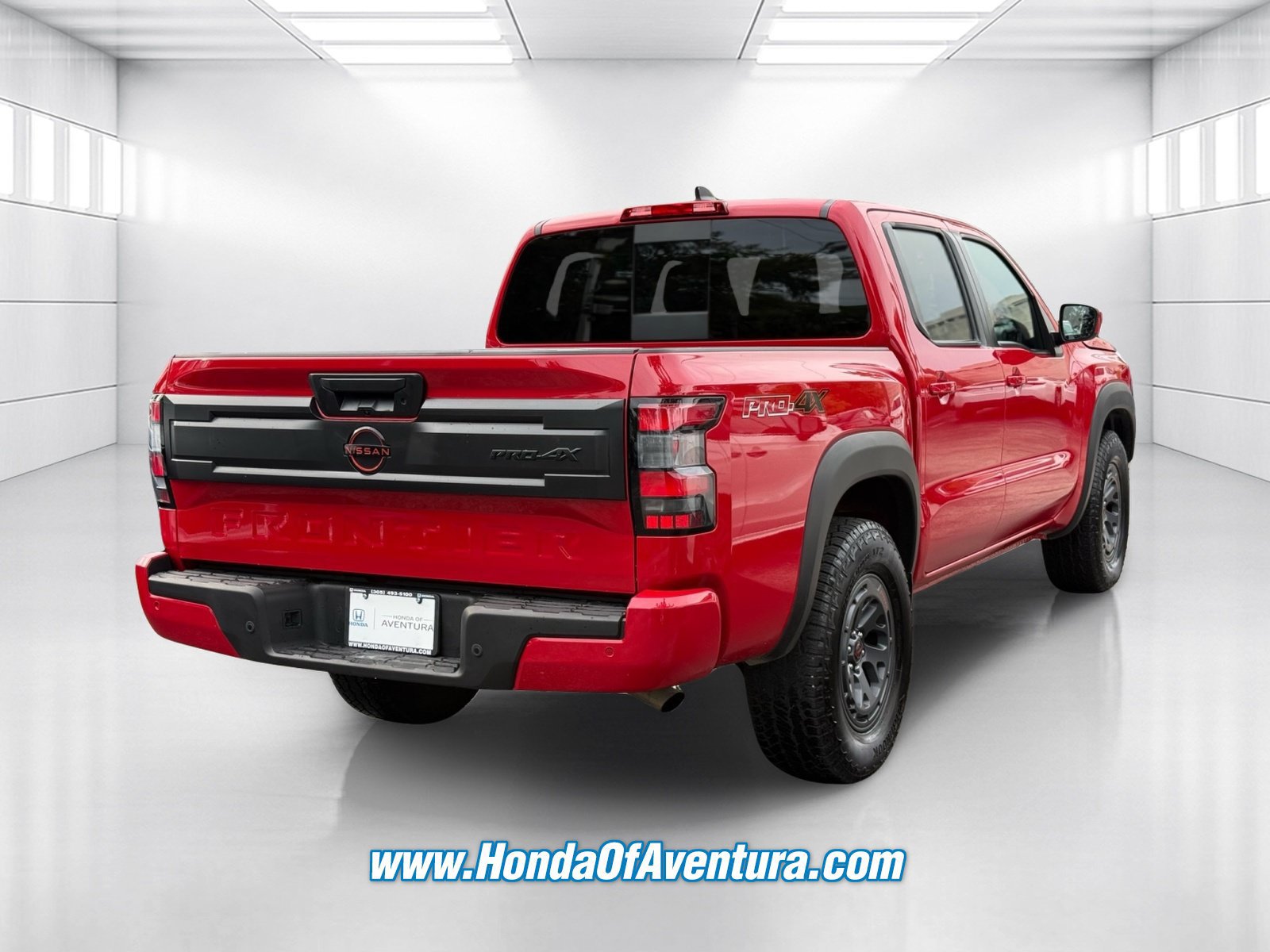 Used 2026 Nissan Frontier PRO-4X AWD/4WD image 5