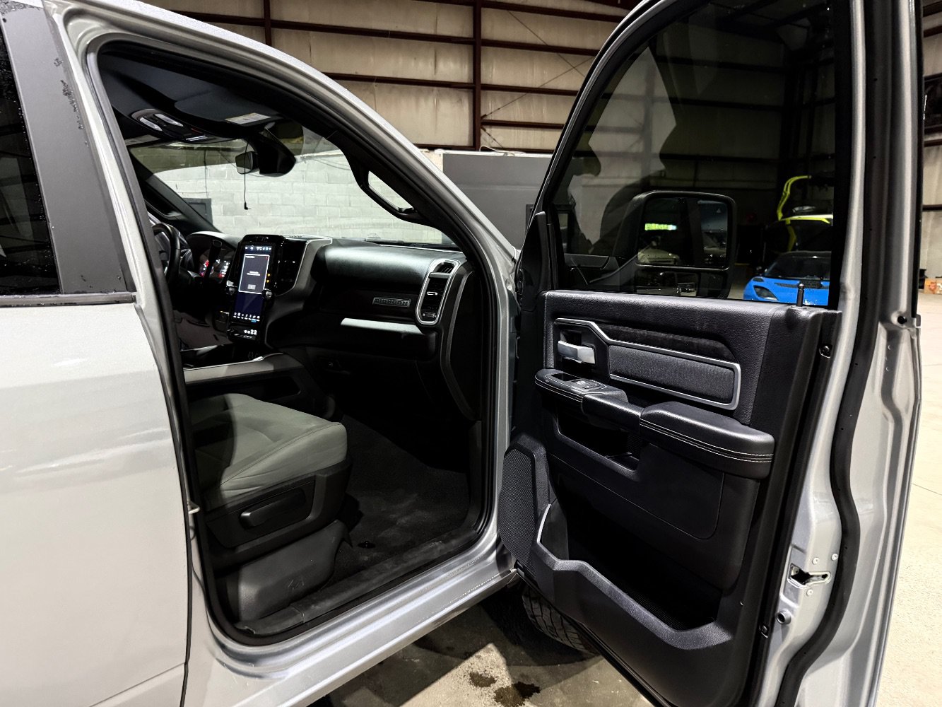 Used 2024 RAM 2500 Big Horn w/ Towing Technology Group AWD/4WD image 26
