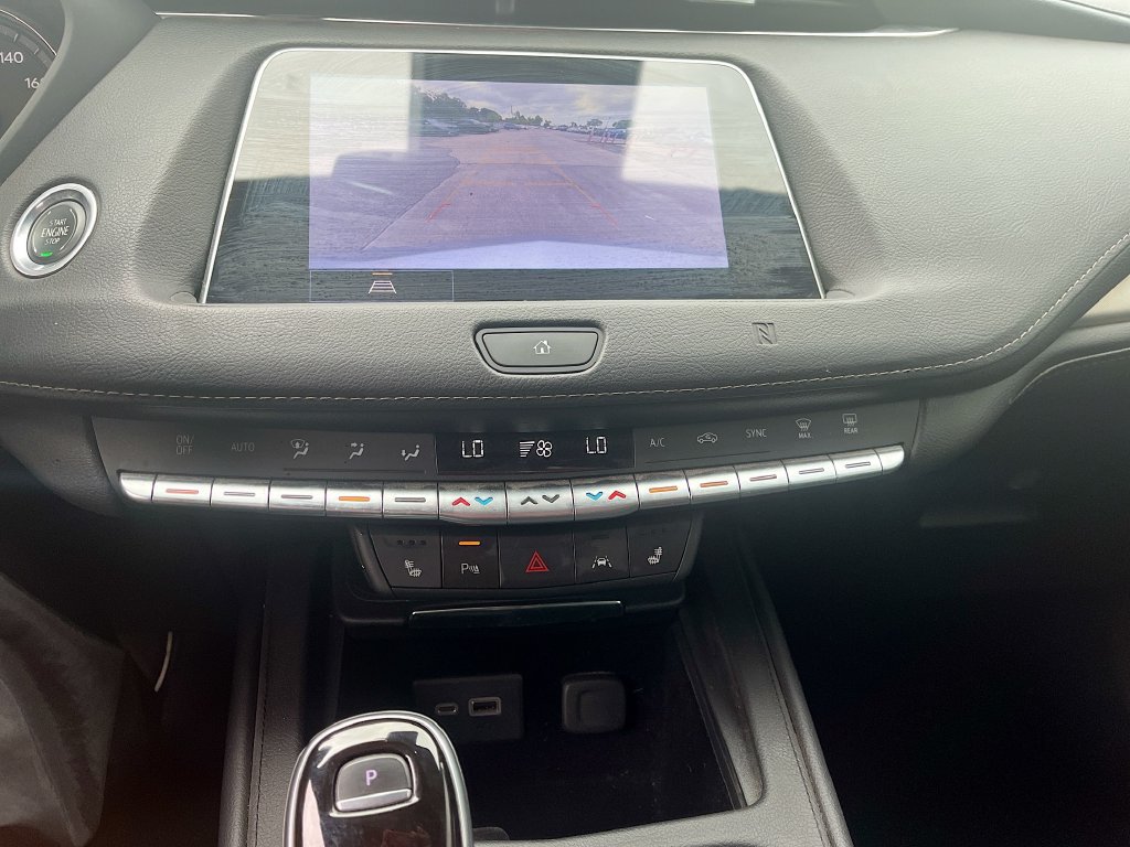 Used 2021 Cadillac XT4 Premium Luxury w/ Technology Package FWD image 15
