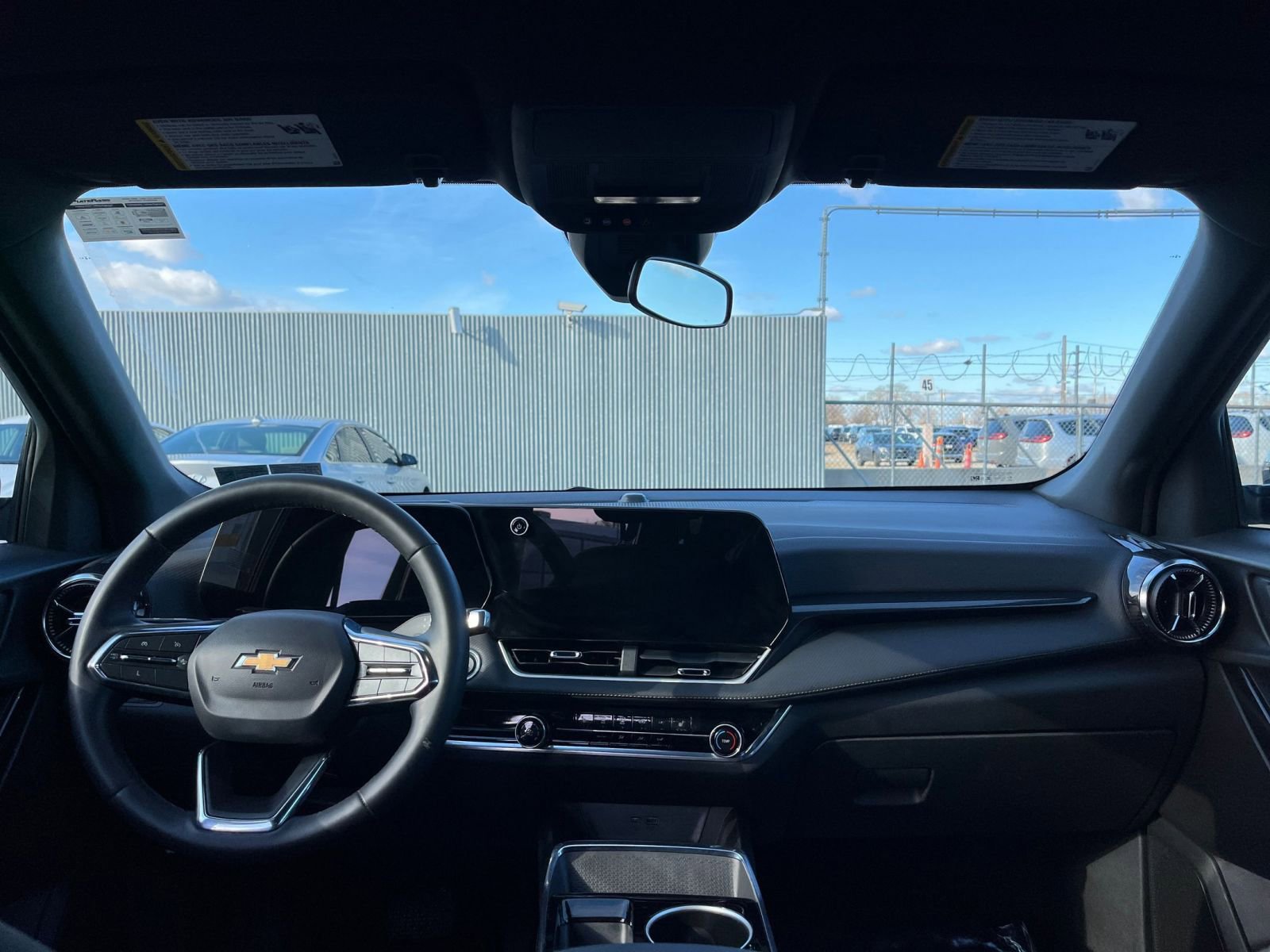 Used 2025 Chevrolet Equinox LT image 32