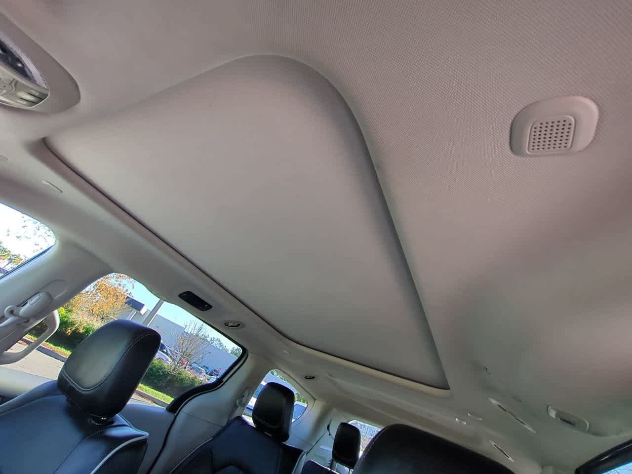 Used 2022 Chrysler Pacifica Limited FWD image 20