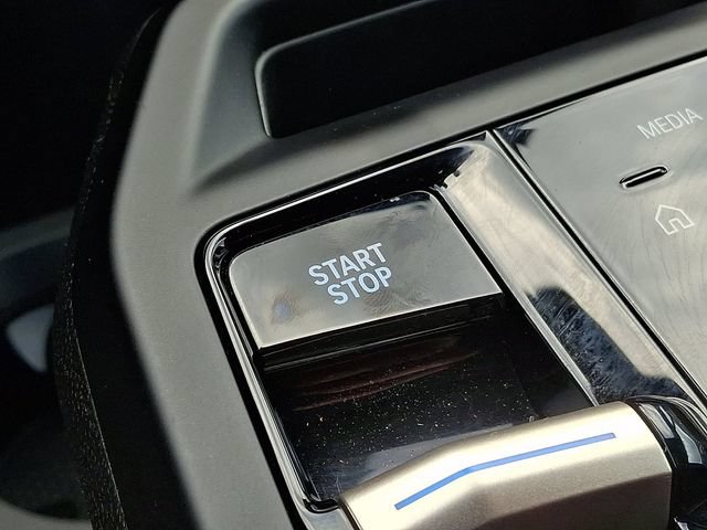 Used 2023 BMW iX xDrive50 w/ Sport Package AWD/4WD image 28