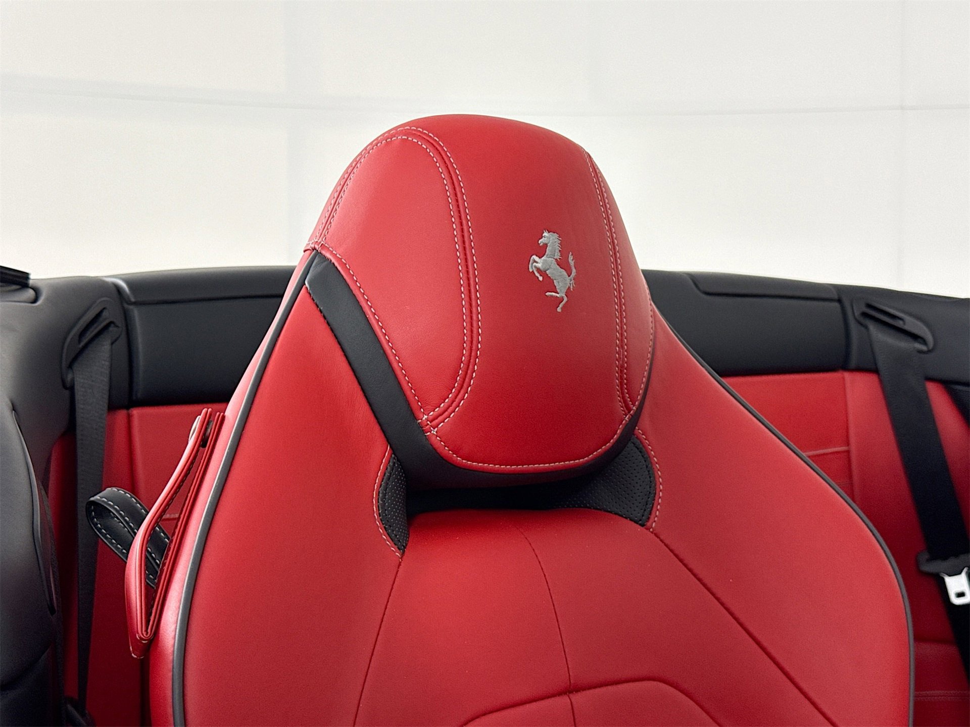 Certified 2017 Ferrari California T image 25