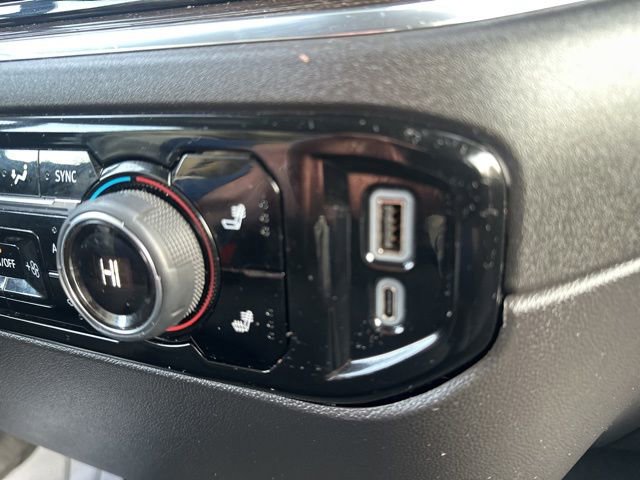 Used 2024 Chevrolet Silverado 1500 LT image 36