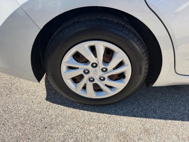 Used 2018 Hyundai Elantra SE FWD image 12