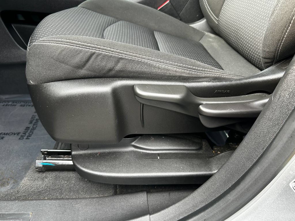 Used 2023 GMC Terrain SLE FWD image 24