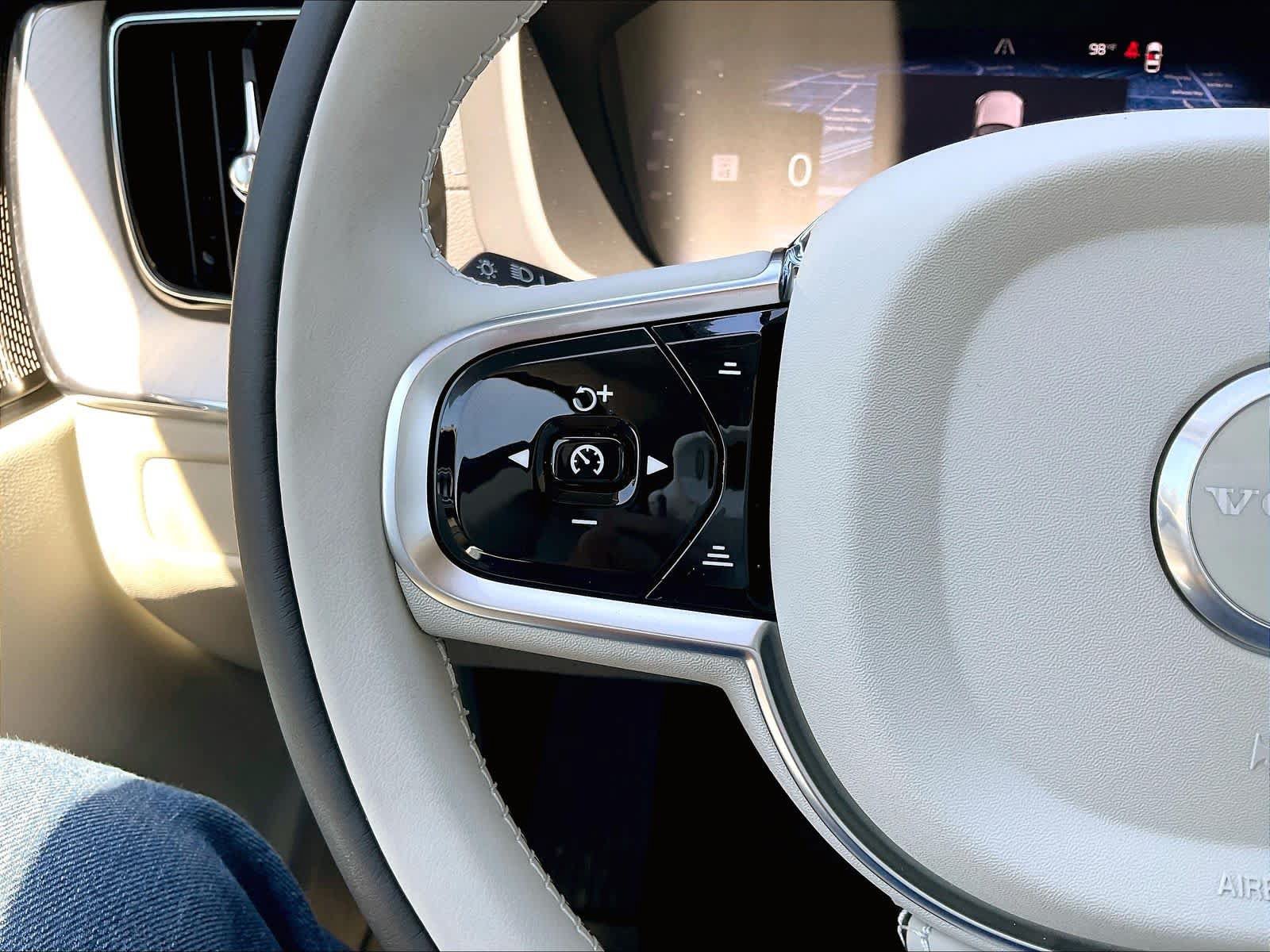 New 2027 Volvo XC60 B5 Ultra AWD/4WD image 17