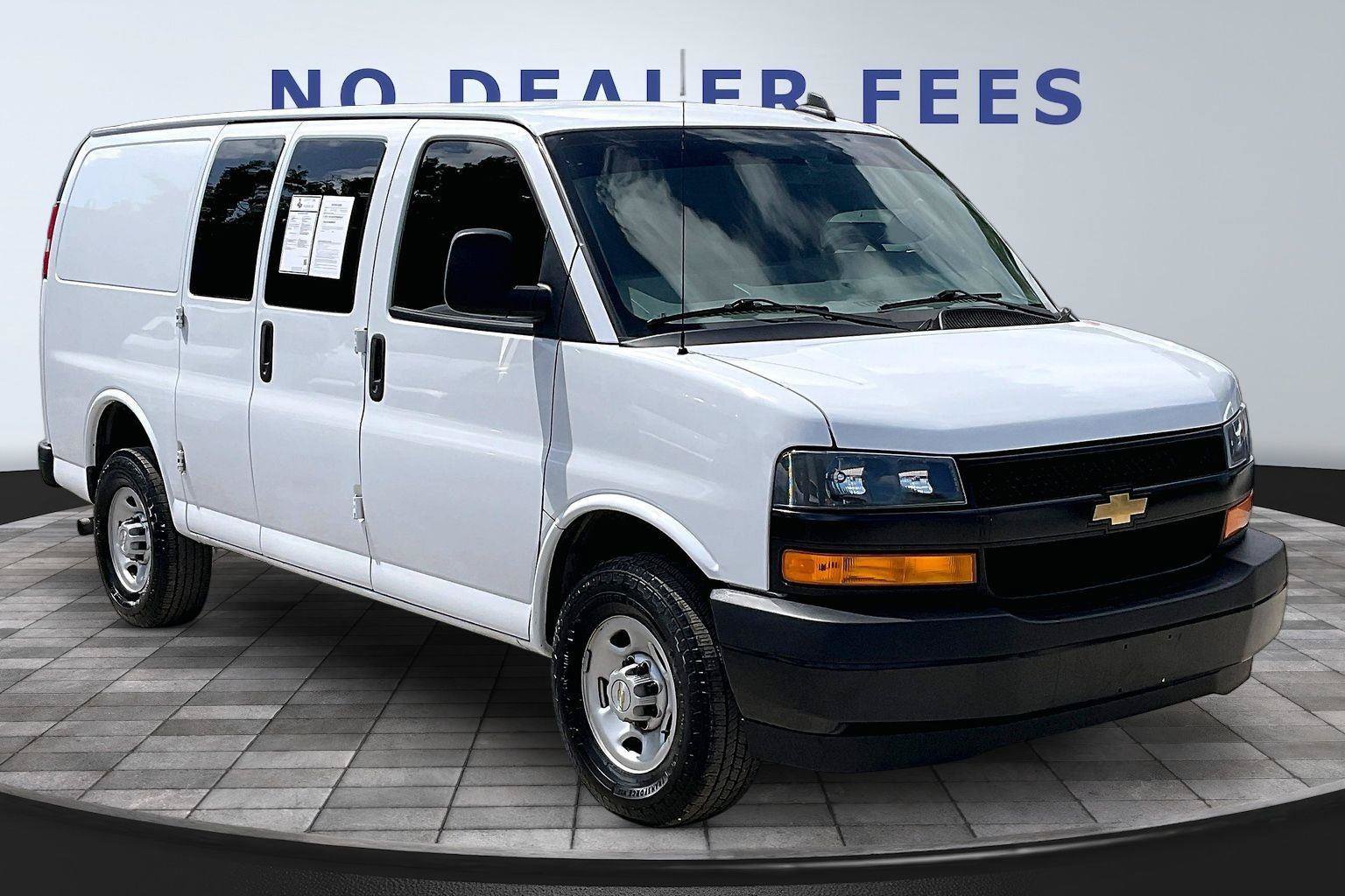 Used 2023 Chevrolet Express 2500 w/ Driver Convenience Package RWD image 3