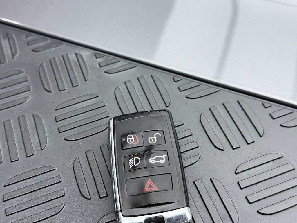 Used 2022 Land Rover Defender 110 SE AWD/4WD image 61