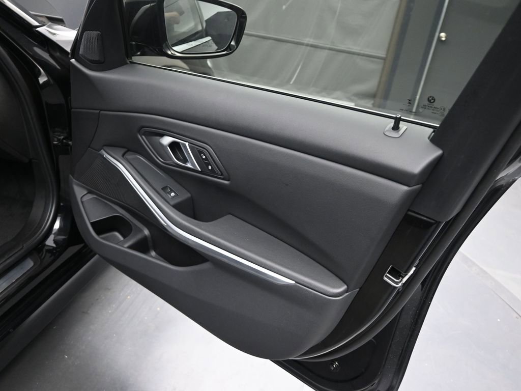 Used 2024 BMW 330e xDrive image 19