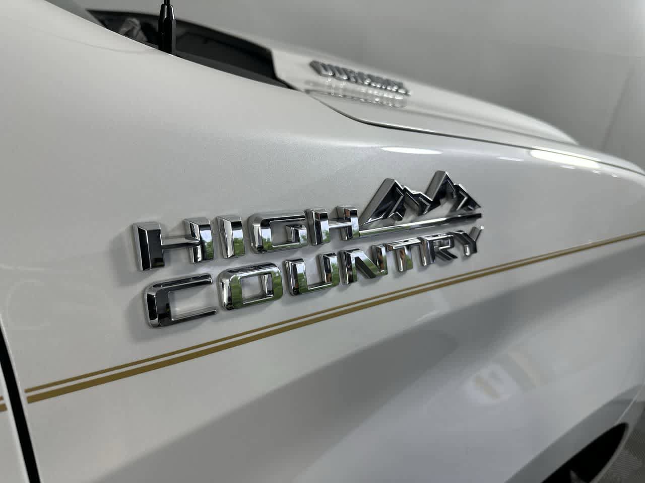 Used 2024 Chevrolet Silverado 1500 High Country AWD/4WD image 24