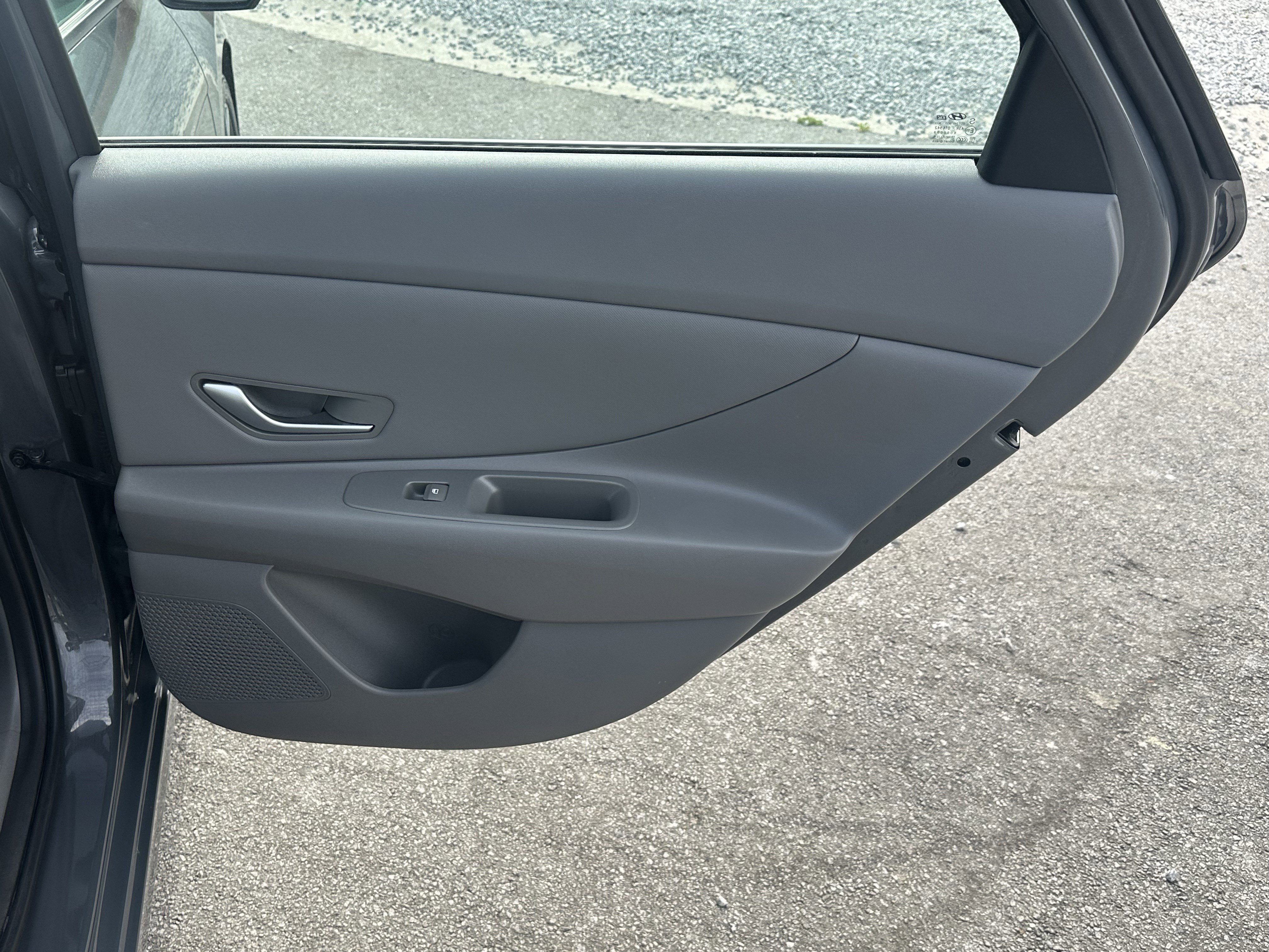 Used 2025 Hyundai Elantra Sport FWD image 18