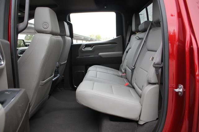 Used 2024 GMC Sierra 1500 SLT image 32