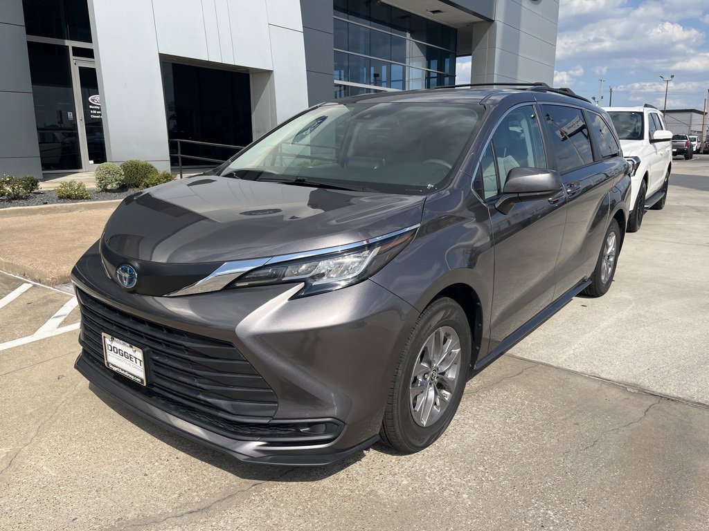 Used 2023 Toyota Sienna LE
