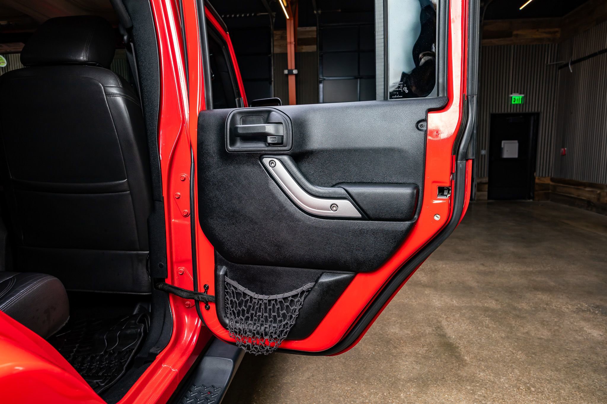 Used 2015 Jeep Wrangler Unlimited Sahara w/ Katzkin Premium Leather Group image 35