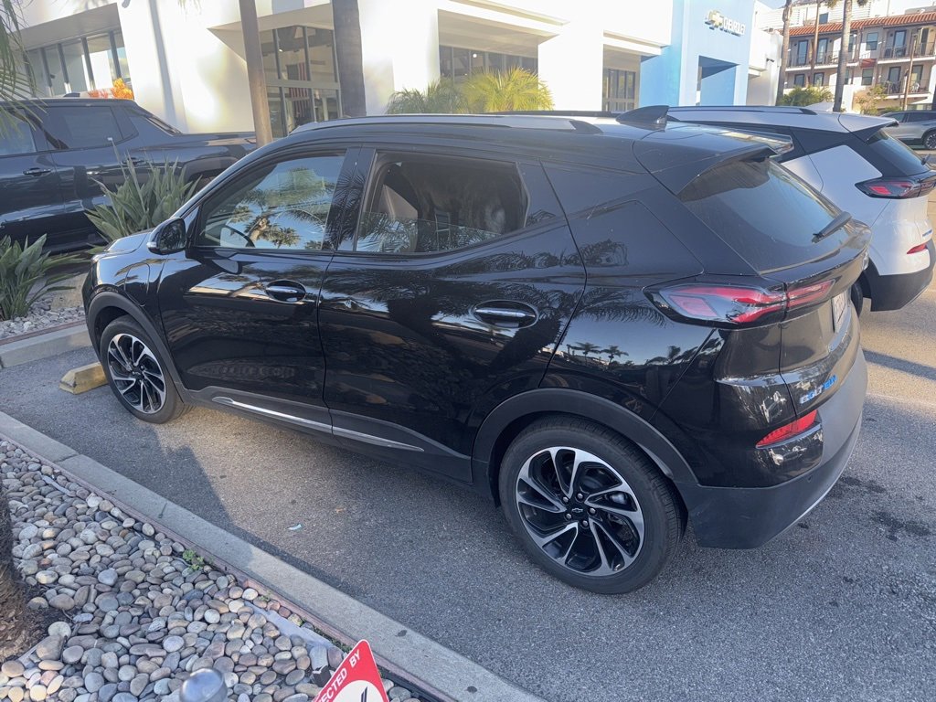 Used 2023 Chevrolet Bolt EUV Premier w/ Sun & Sound Package image 8