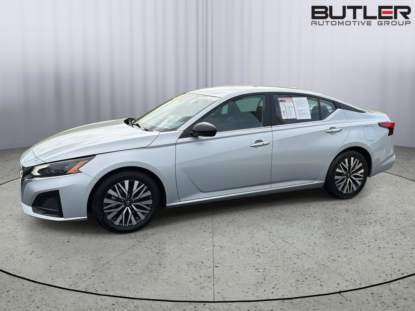 Used 2024 Nissan Altima 2.5 SV FWD image 3