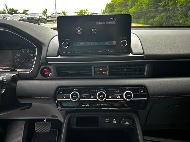 New 2025 Honda Pilot Sport image 18