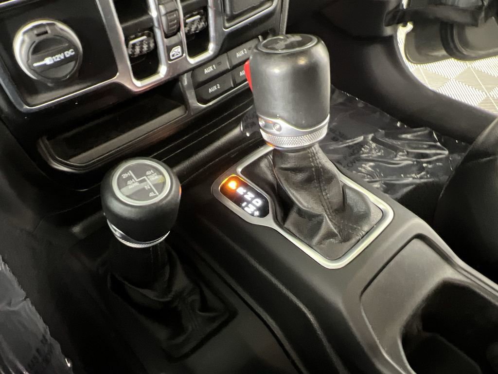 Used 2020 Jeep Wrangler Unlimited Sahara image 15